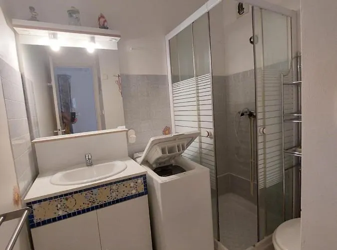 Proche De Tous Les Sites Et Commodites Lejlighed