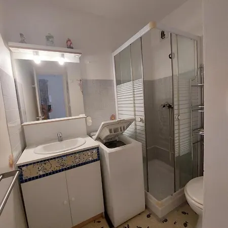 Proche De Tous Les Sites Et Commodites Lägenhet