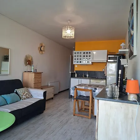 Studio Chambre Cabine Proche De Tous Les Sites Et Commodites